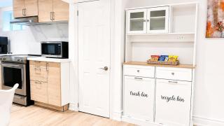 Luxury Furnished Mississauga Home Near Go Station, Toronto Airport, Private Entrance, Free Parking, WiFi, Workspace - 3