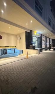 PARK HOUSE APARTMENTS -Gulberg III -AES Hosting - 8