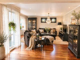 Detached house with terrace and garden close to the sea and town - 1