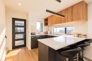 Brand New 2Bed2Bath By Playground Near Town Centre - 5