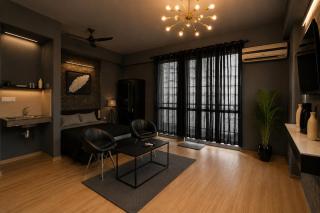 Dlf Relax inn Stays - 4