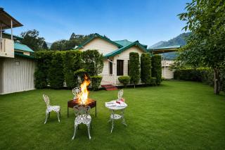 ELIVAAS Signature Karinya Villas Fern Scenic Hill View Villa With Sit Out , Shared Gazebo and Garden - 2