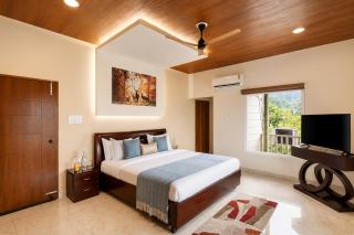 ELIVAAS Signature Karinya Villas Fern Scenic Hill View Villa With Sit Out , Shared Gazebo and Garden - 6