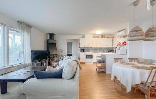 2 Bedroom Cozy Home In Uppgränna - 7