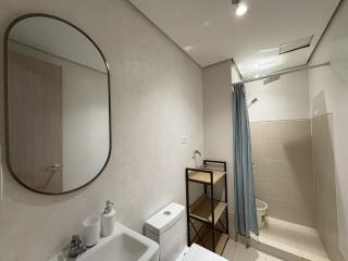 Stylish Condo with Balcony behind SM City Iloilo - 5