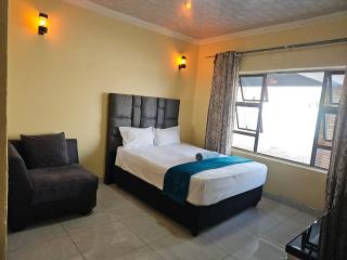 G Chester Guest House - 4