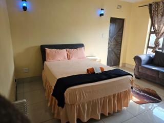 G Chester Guest House - 3