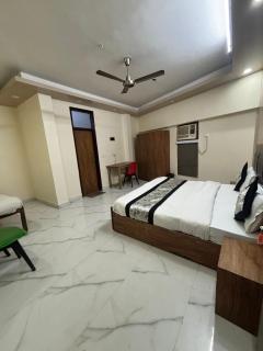 Hotel CLASSIC STAYZ - Hazrat Nizamuddin Railway Station - 9