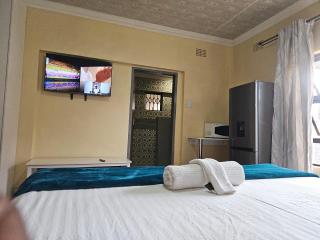 G Chester Guest House - 9
