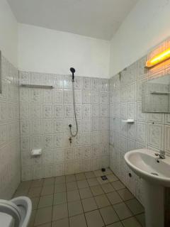Beautiful Two Bedroom Apartment - 5