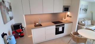 Luxury Sky Suite in EuroCity - 19th Floor Views & Pools - 7