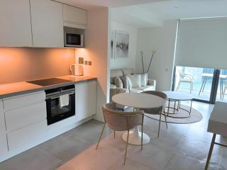 Luxury Sky Suite in EuroCity - 19th Floor Views & Pools - 1