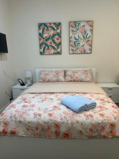 Private Single Bedroom In Quiet Secure Home Near City - 7