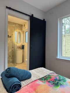 Ground floor one bedroom apartment in South Yarra - 3