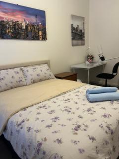 Private Single Bedroom In Quiet Secure Home Near City - 8