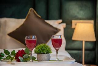 Royal apartment Hillcrest kasauli Restaurant Lift Rooftop self cooking 7o1827o7o3 - 7