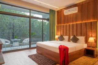 Royal apartment Hillcrest kasauli Restaurant Lift Rooftop self cooking 7o1827o7o3 - 4