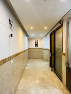 Hotel Grand - Kalkaji - 2
