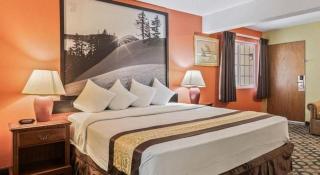 Super 8 By Wyndham Ontario - 9