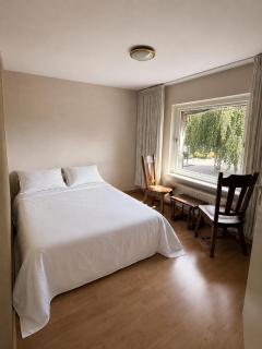 Entire Villa, free parking - 8
