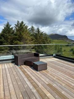 Elegant & Luxurious 4 Bedroom Holiday Home MV - 2