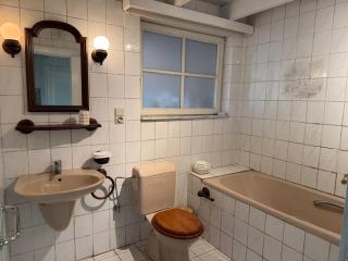 Picturesque vacation rental - 4