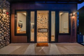 6BR Luxe Oasis Indoor Pool Rooftop Sleeps 16 - 3