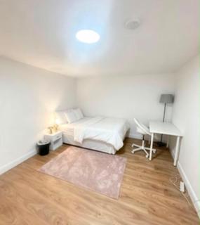 1 BR Apartment Near Luton Airport & Station Sleeps 3-4 - 7