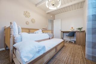 Stylish 2BR Home | Parking & AC | Near Downtown - 8