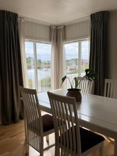 Waterfront Home with Mountain Views in Ballstad - 9
