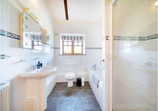 Blackdike Barn - 7 Bedroom House with Garden - Wilton, Thetford - 7