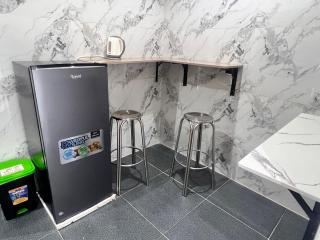 Ehi-Mega Luxury Hotel and Apartment - 4