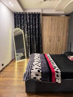 Two bed room fully furnished apartment kazani heights 2 Gulberg Green - 0