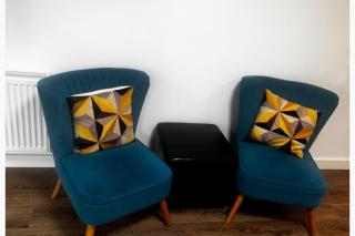 Studio - Sleeps 2 - Parking - 8