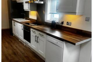 Studio - Sleeps 2 - Parking - 9