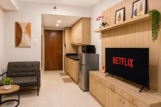 Shell Residences near Mall of Asia with Pool View, Fast WiFi - 9