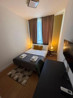 Hercules Apartment BW - 8