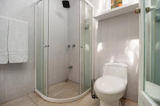 Peaceful Garden Guest House 5 Minutes from SJO Airport - 1