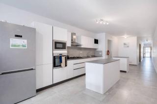 Modern 3-bedroom apartment Pieta - 8