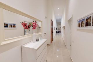 Spacious 3 bedroom maisonette - 2