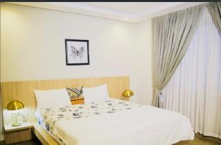 Bright 2BR Flat with Stunning City Views - 8