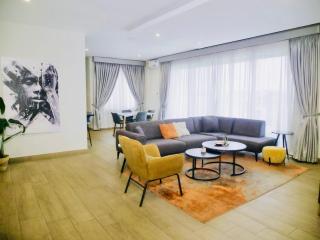 Bright 2BR Flat with Stunning City Views - 0