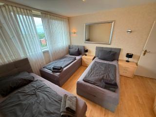 Zentrales Apartment für bis zu 6 Personen mit Balkon, Parkplatz, Waschmaschine & direkten Einkaufsmöglichkeiten - Marl - 6