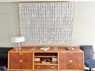 Vintage Chic Apartment 3' from the Metro - 4