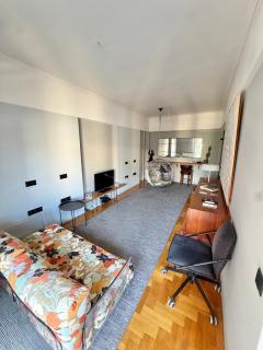 Vintage Chic Apartment 3' from the Metro - 8