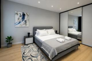 Aura Luxury Stays Apartment 01 - 8