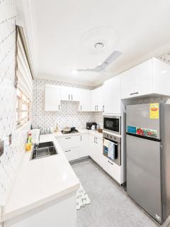 Spacious 2BR Central Accra Tse Addo - 3