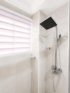 Spacious 2BR Central Accra Tse Addo - 1
