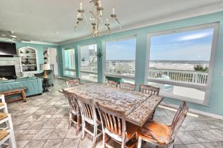 The Turtle House is beachfront and boasts an unobstructed view - 1