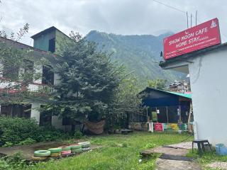 Snowmoon Cafe and Resort - 0